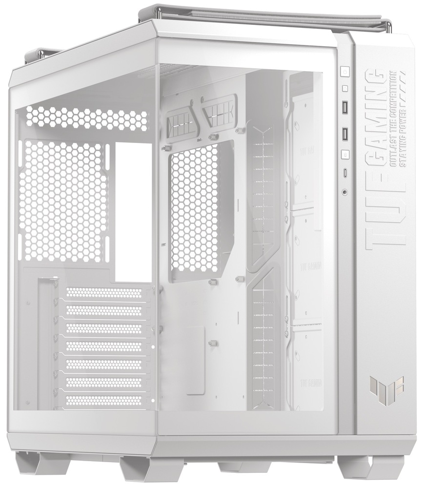 Case Asus TUF GAMING GT502 HORIZON biela Skriňa je vyfotená spredu šikmo cez ľavý predný roh, takže vynikne panoramatické prevedenie s tvrdeným sklom na čele aj boku. Na pravej hrane je široký rám s reliéfnym nápisom TUF GAMING a zvisle radenými tlačidlami/portmi, hore sú vidieť robustné madlá a celé šasi stoja na výrazných, hranatých nôžkach.