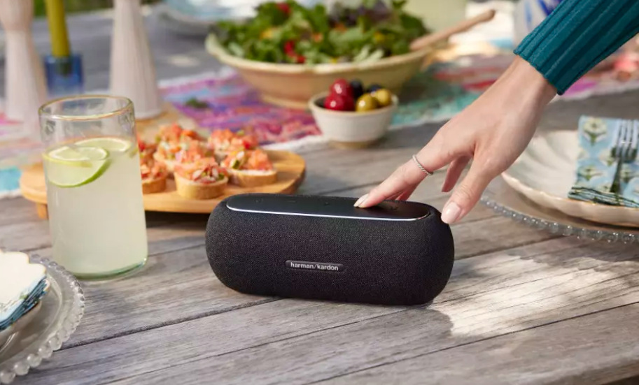 Prenosný reproduktor Harman Kardon Luna čierny Prenosný reproduktor Harman Kardon Luna čierny