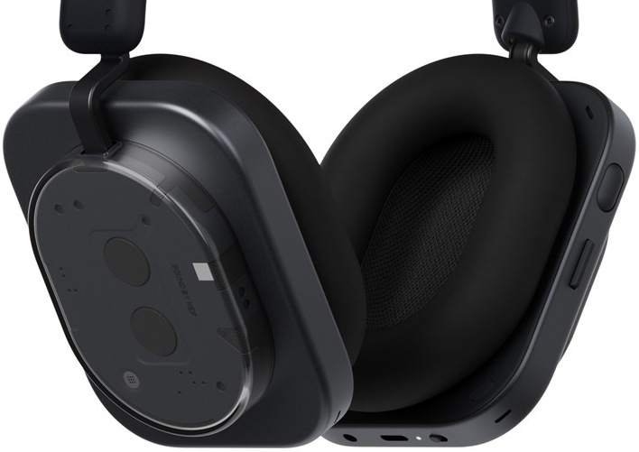 Detail náušníka na oblúkových slúchadlách Nothing Headphone (1) s intuitívnym ovládaním