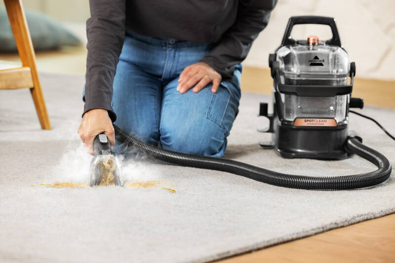 Čistič škvŕn Bissell 3700N SpotClean HydroSteam Pro