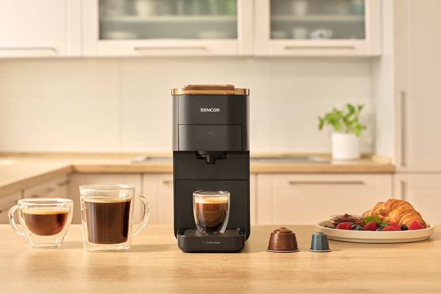 Kapsulový kávovar Sencor SCC 1000BK čierny Kapsľový kávovar Sencor SCC 1000BK pripraví espresso aj lungo z rôznych typov kapsúl. Kompaktný dizajn a jednoduché ovládanie zaistí rýchlu prípravu vašej obľúbenej kávy každý deň.