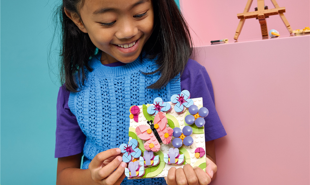 Stavebnica LEGO® Creator 3 v 1 31390 Kvetinová maľba Tri modely, opakované prestavovanie a aplikácie LEGO Builder ponúkajú deťom priestor na tvorenie.