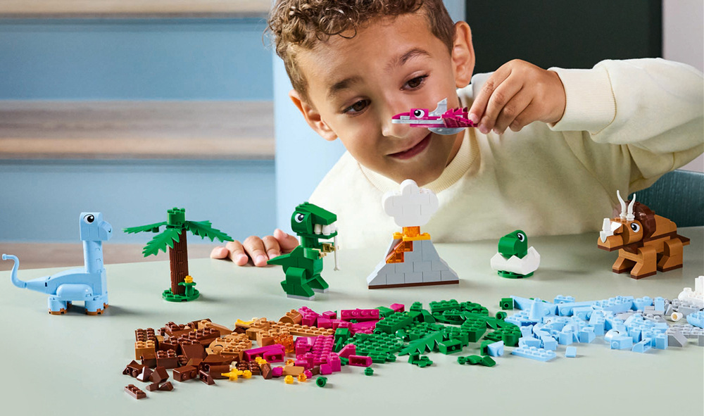 LEGO Classic podporuje voľné tvorenie a pomáha deťom od piatich rokov postupne rozvíjať staviteľské schopnosti.