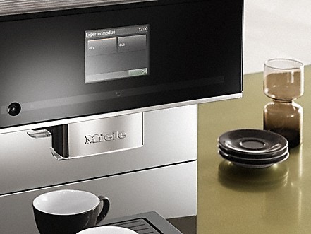 Automatický kávovar Miele CM 6360 čierny
