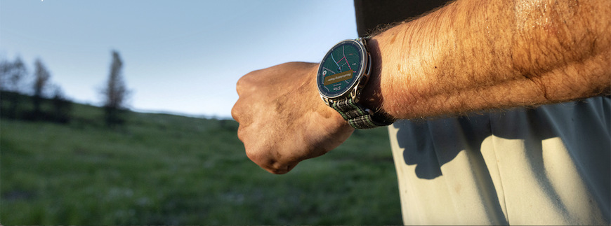 Chytré hodinky Amazfit Cheetah 2 Ultra na ruke skoro neucítite, pretože váži iba 52 gramov.