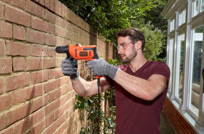Vŕtačka Black-Decker BEH200-QS