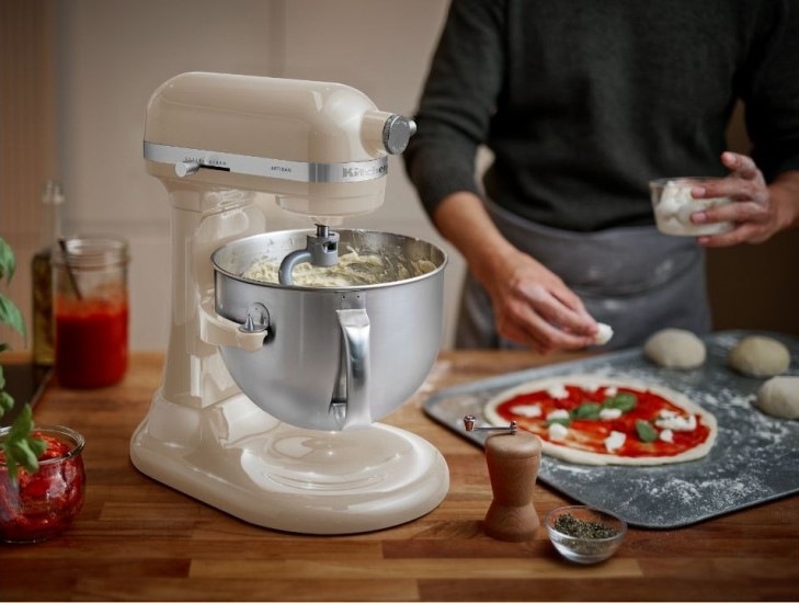 Kuchynský robot KitchenAid Artisan 5KSM60SPXEAC krémový Kuchynský robot KitchenAid Artisan 5KSM60SPXEAC krémový