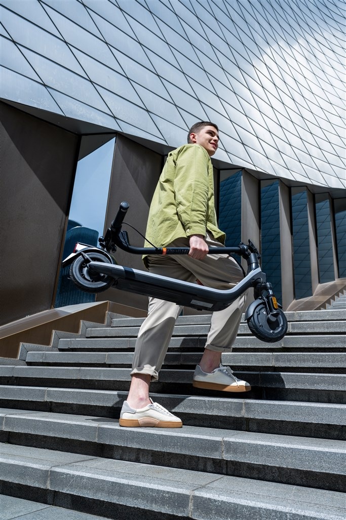 Elektrická kolobežka Segway E2 EII antracitová farba „“