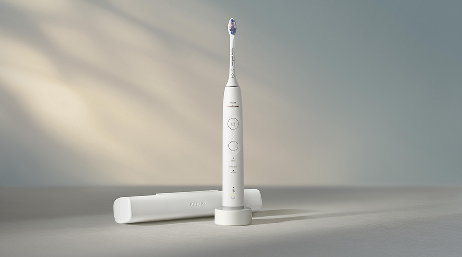 Zubná kefka Philips Sonicare 6500 HX7410/02 biela Zubní kartáček Philips HX7410/02 Sonicare 6500