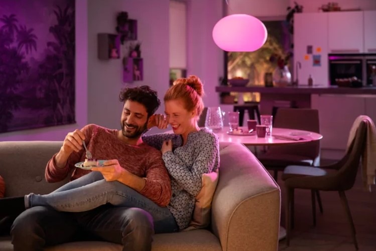 Závesné svietidlo Philips Hue Flourish White and Color Ambiance Závesné svietidlo Philips Hue Flourish White and Color Ambiance