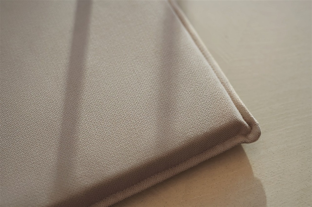 Detailný pohľad na textúru vyhrievacieho sedadla Duux DXLV50 Mellow 40 × 40 cm