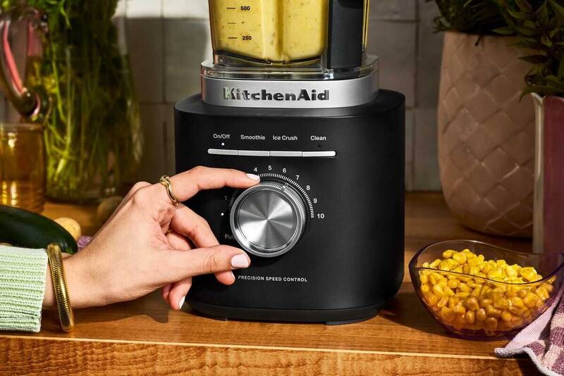 Stolný mixér KitchenAid 5KSB2073EBM čierny