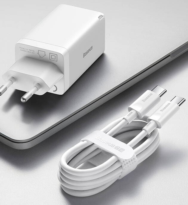 Nabíjačka do siete Baseus GaN5 Pro, 2x USB-C, USB-A, 65W + USB-C kábel 1m biela Nabíjačka do siete Baseus GaN5 Pro, 2x USB-C, USB-A, 65W + USB-C kábel 1m biela