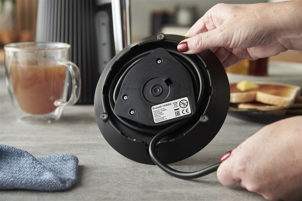 Rýchlovarná kanvica RUSSELL HOBBS 26750-70 Brontë Black čierna Rýchlovarná kanvica RUSSELL HOBBS 26750-70 Brontë Black čierna