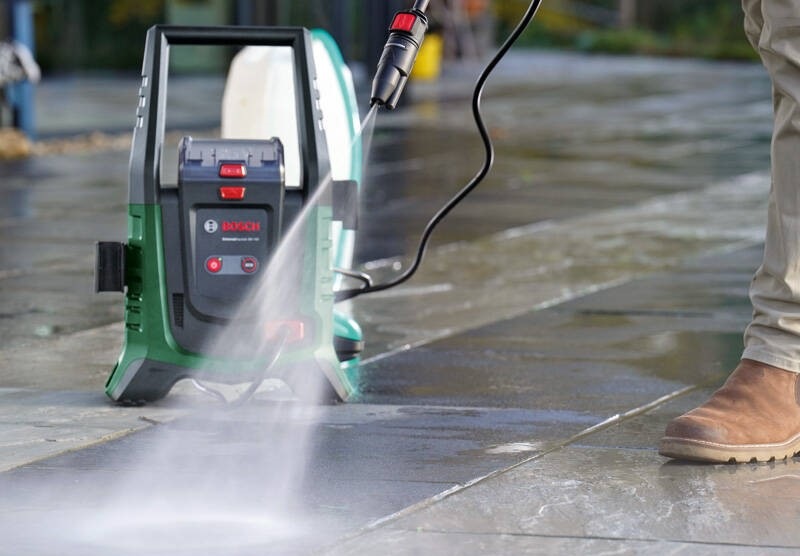 Vysokotlakový čistič Bosch UniversalAquatak 36V-100 (s batériou) Vysokotlakový čistič Bosch UniversalAquatak 36V-100 (s batériou)
