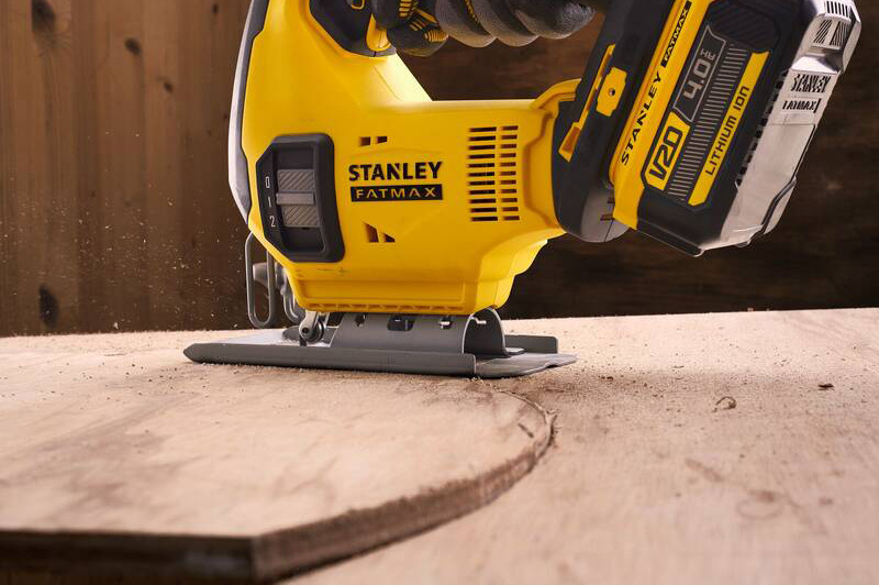 Priamočiara píla Stanley FatMax SFMCS600B-XJ (bez batérie)