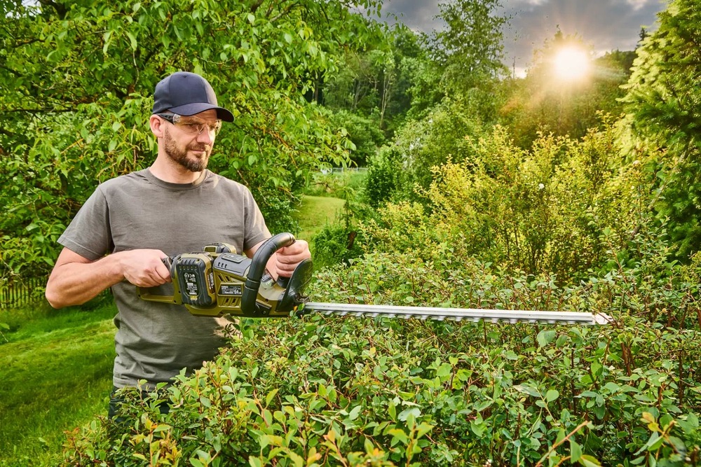 Nožnice na živý plot Narex CPP 550 2BN (s baterií) Práca s nožnicami Narex CPP 550 2BN