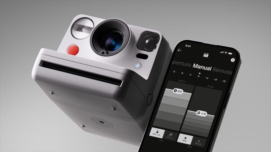 Instantný fotoaparát Polaroid Now+ Gen 3 so smartphonom s aplikáciou