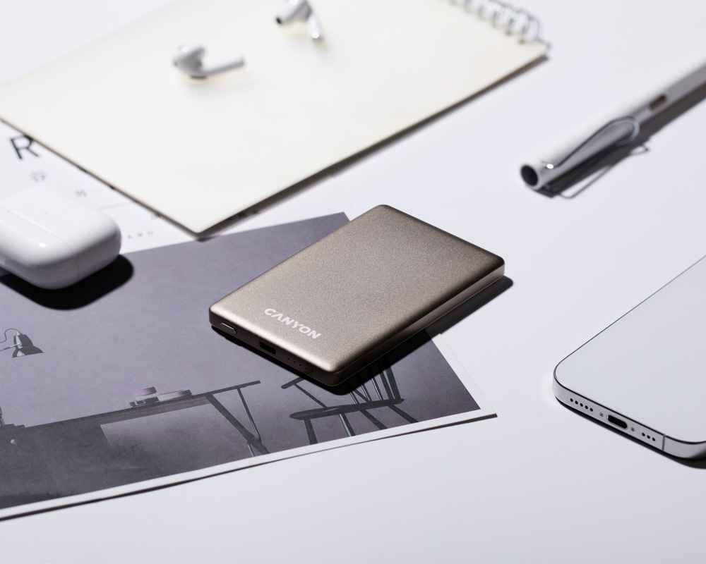 Powerbank Canyon OnPower 505 Slim MagSafe PD20W 5000 mAh béžový Powerbank Canyon OnPower 505 Slim MagSafe PD20W 5000 mAh béžový