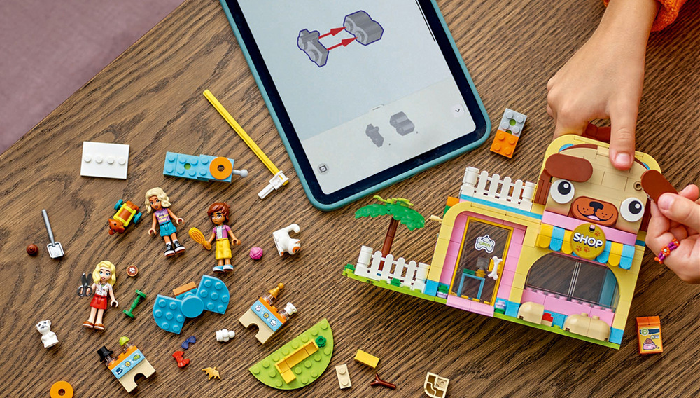 Stavebnica LEGO® Friends 42650 Obchod s doplnkami pre mazlíčkov Množstvo doplnkov pre domácich miláčikov umožňuje deťom meniť jednotlivé scenáre a zakaždým vymyslieť inú návštevu obchodu.