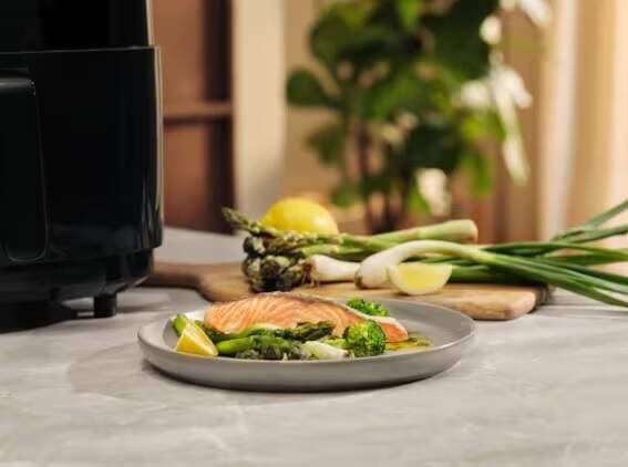 Fritéza teplovzdušná Electrolux EAF7SB čierna
