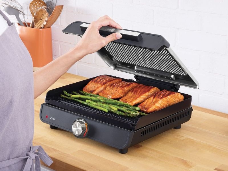 Gril Ninja GR101EU Sizzle Smokeless čierny