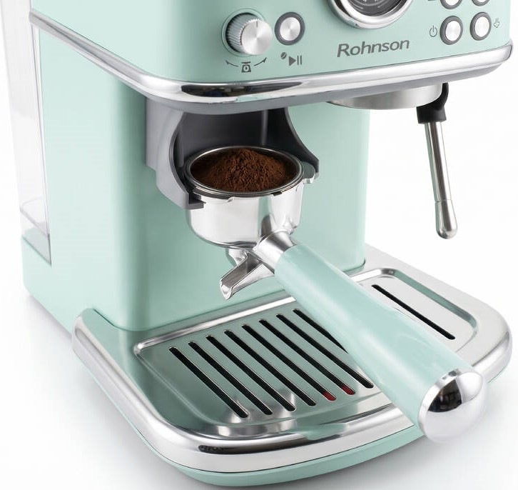 Pákový kávovar Rohnson R-98250G 2v1 svetlo modrá Detail na čerstvo namletú kávu na prípravu vyváženého espressa.