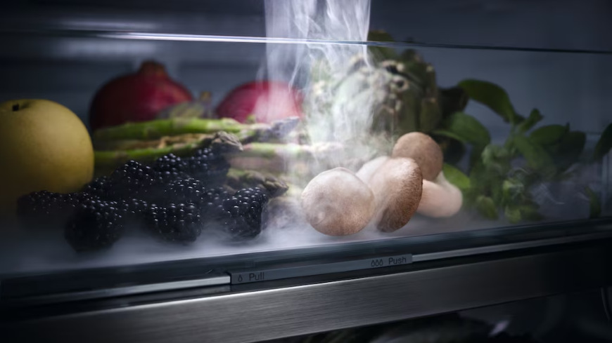 Chladnička Miele K 7777 B biela Zásuvka PerfectFresh Active av nej ovocie a zelenina