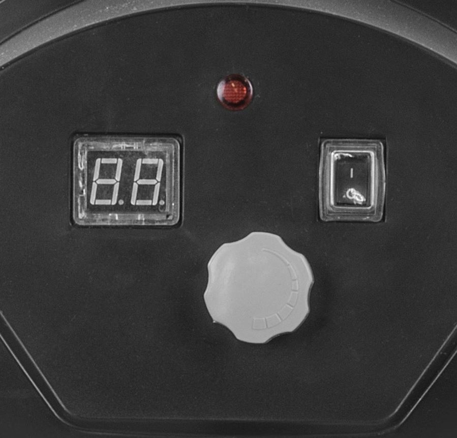 Detail termostatu a displeja na ohrievači Güde GID 20″ width=