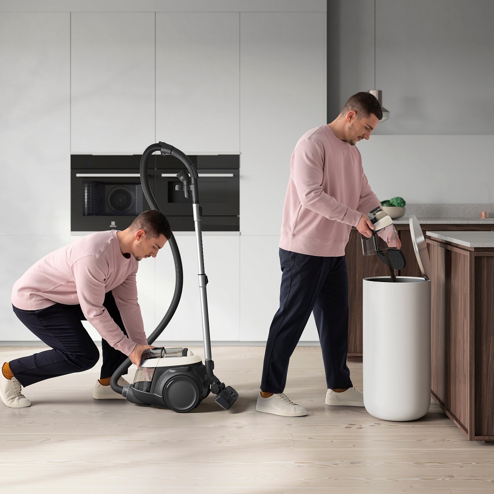 Podlahový vysávač Electrolux 600 Hygienic EL61H4SW biely Podlahový vysávač Electrolux 600 Hygienic EL61H4SW biely