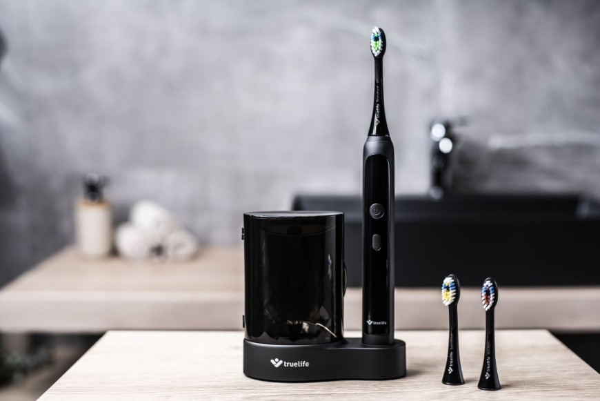 Zubná kefka TrueLife SonicBrush K150 UV čierna TrueLife SonicBrush K150 UV, černá