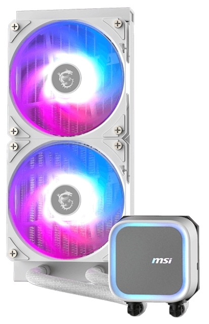 Na obrázku je biely vodný chladič MSI MAG Coreliquid A13 240 White. Tvorí ho úzky radiátor s dvoma veľkými RGB ventilátormi nad sebou a malá hranatá pumpa s podsvieteným rámčekom a logom MSI. Z radiátora do pumpy vedú biele opletené hadice. Celok pôsobí čisto, moderne a herne.