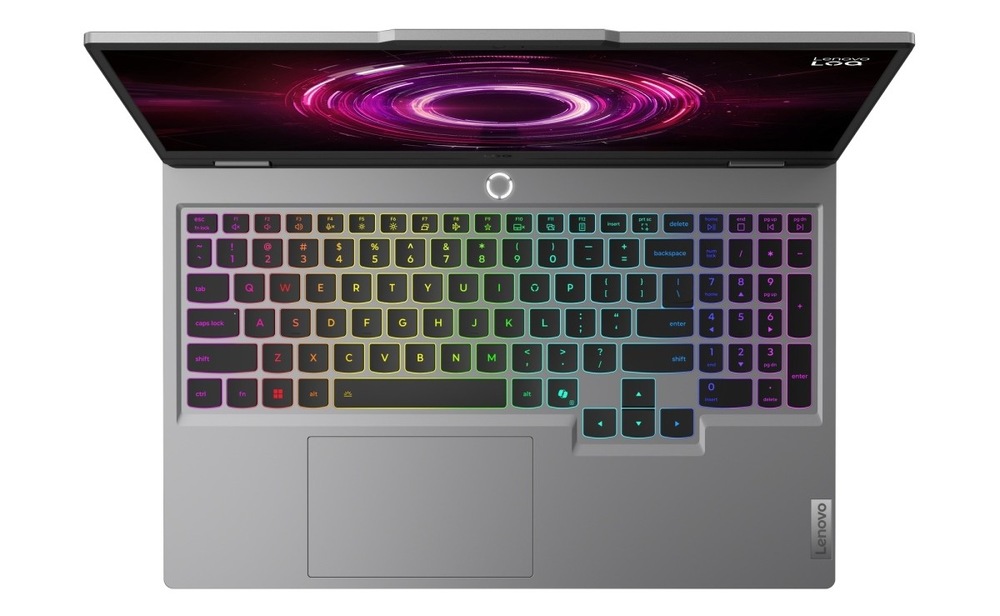 Notebook Lenovo LOQ 15AHP10 sivý Pohľad zhora na RGB klávesnicu notebooku Lenovo LOQ 15AHP10