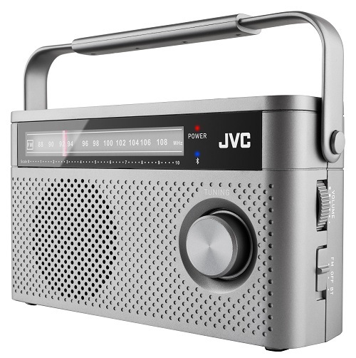 Šedé rádio JVC RA-E315G s analógovým ladením a strieborným otočným gombíkom. Na prednej strane je prehľadná stupnica FM frekvencií, logo JVC a LED indikátor napájania aj Bluetooth. Hornú časť dopĺňa strieborno-čierne madlo