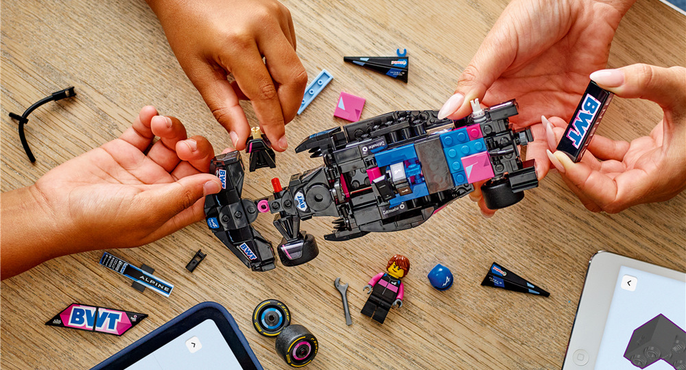 Stavebnica LEGO® Speed Champions 77248 Závodní auto BWT Alpine F1® Team A524 Ďalšie vozidlá z radu LEGO Speed Champions umožnia vytvoriť vlastný štartový rošt a usporiadať domácu Veľkú cenu.