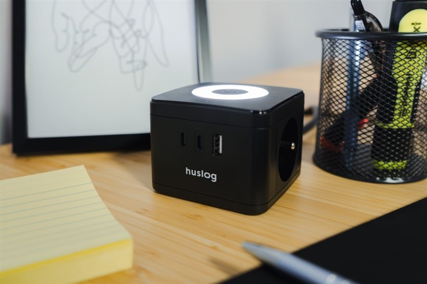 Kábel predlžovací Huslog 12W 2xzásuvka, 2xUSB-C, 1xUSB čierny Zapojenie predlžovacieho kábla Huslog 12W v interiéri