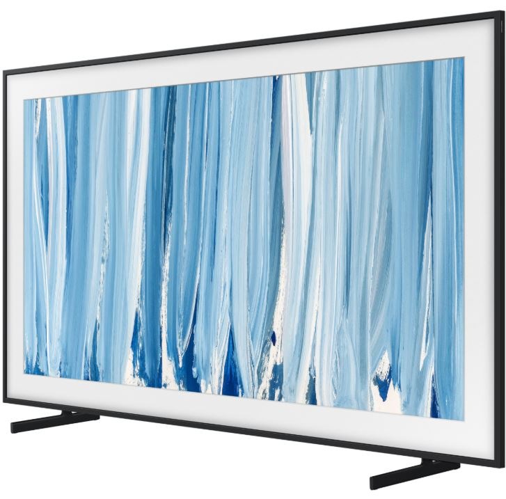 televízia Samsung The Frame Pro QE85LS03HW usadená vo vyškovo nastaviteľnom stojane. Na televízii je premietnutý modrá abstraktná kresba