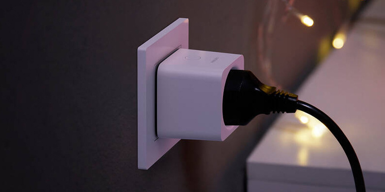 Inteligentná zásuvka Philips Hue Bluetooth Smart Plug