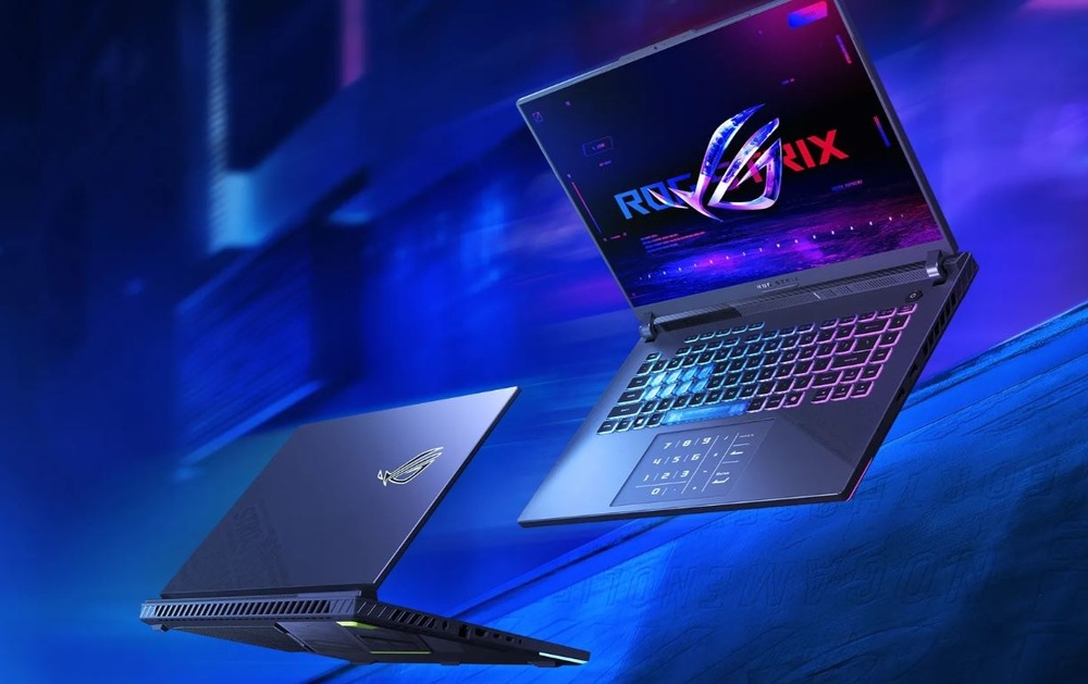 Notebook Asus ROG Strix G16 sivý Dva laptopy ASUS ROG Strix G16 s RGB podsvietením zvýrazňujúcim herný vzhľad