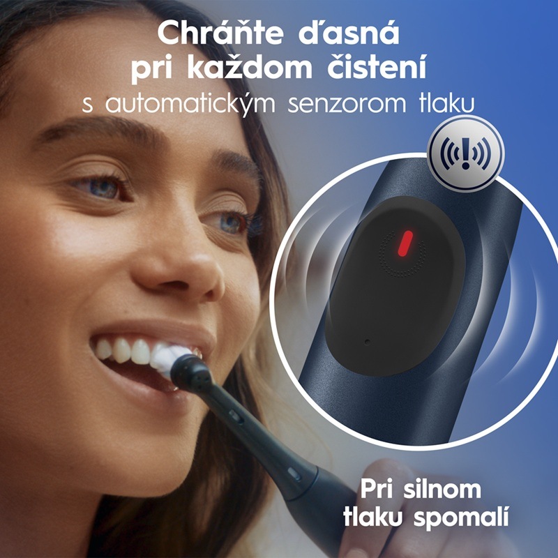 Zubná kefka Oral-B iO Series 2 Night Black čierna Žena drží v ruke zubnú kefku Oral-B Night Black iO Series 2″ width=