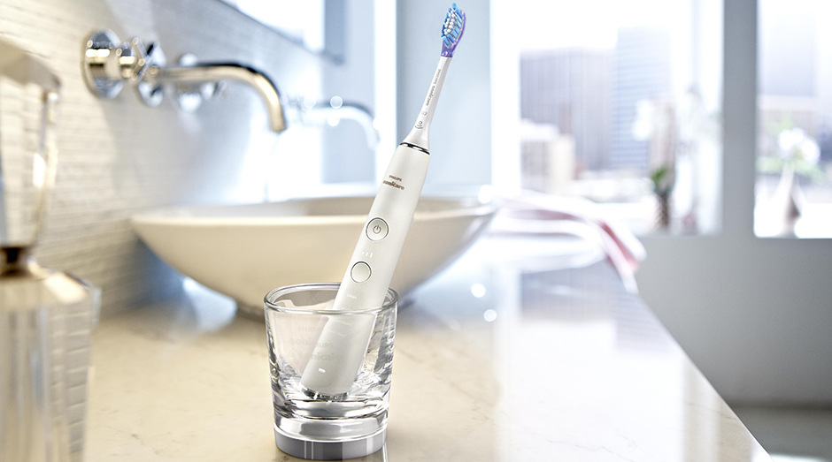 Zubná kefka Philips Sonicare 9400 DiamondClean HX9917/88 biela Philips HX9917/88 Sonicare 9400 DiamondClean