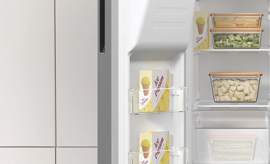 Americká chladnička Gorenje G800 NRR9185ESBXL1 Inoxlook Vnútorný priestor chladničky Gorenje NRR9185ESBXL1 s organizovaným uložením potravín.