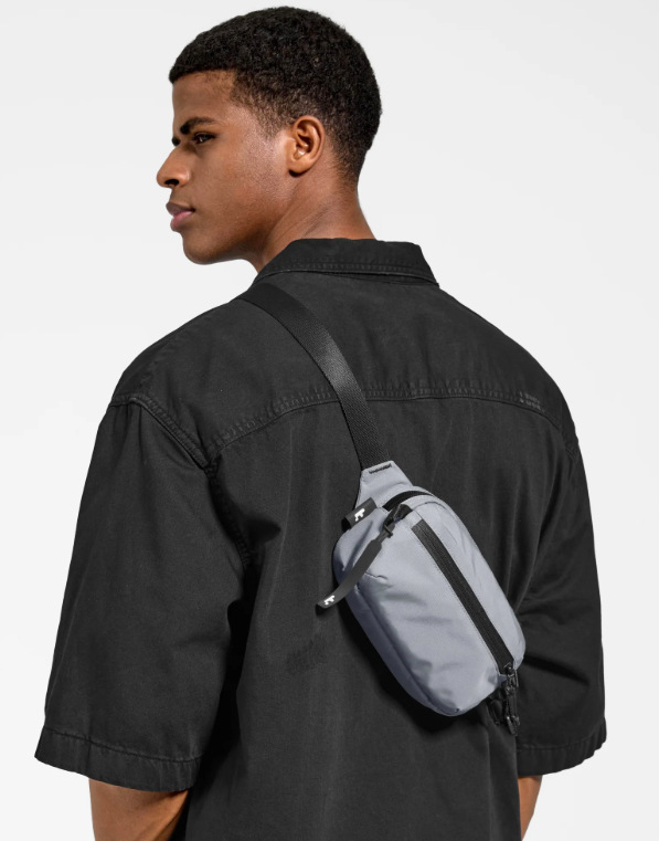 Taška cez rameno tomtoc Aviator - T33 Chest Bag S - šedá