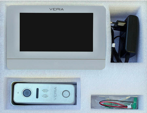 Dverný videotelefón VERIA 8277B + vstupná stanica VERIA 831 biely Dverný videotelefón VERIA 8277B + vstupná stanica VERIA 831 biely