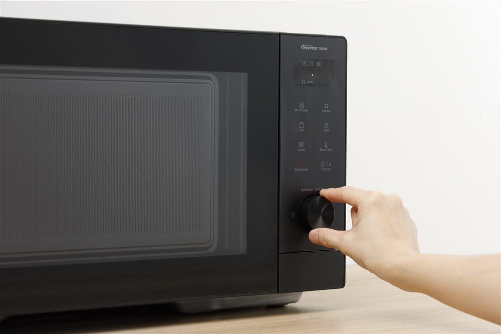 Mikrovlnná rúra Panasonic NN-GD35QBEPG čierna