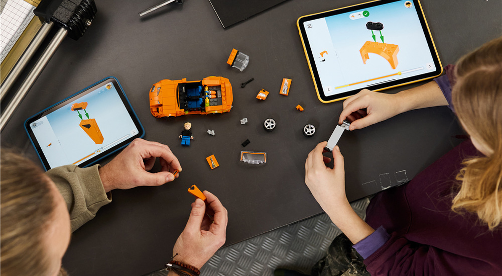 Stavebnica LEGO® Speed Champions 77260 Rychle a zběsile Toyota Supra MK4 Aplikácia LEGO Builder uľahčí stavanie a model je možné doplniť ďalšími slávnymi vozidlami z radu LEGO Speed Champions.