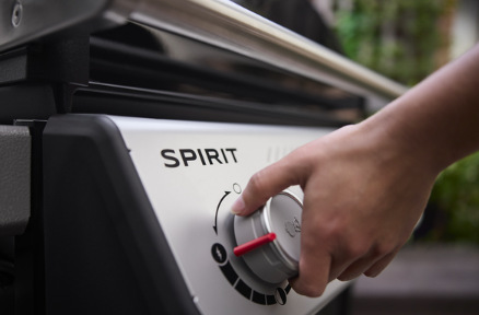 Gril záhradný plynový Weber Spirit E-335 Black čierny Gril plynový Weber Spirit E-335 Black