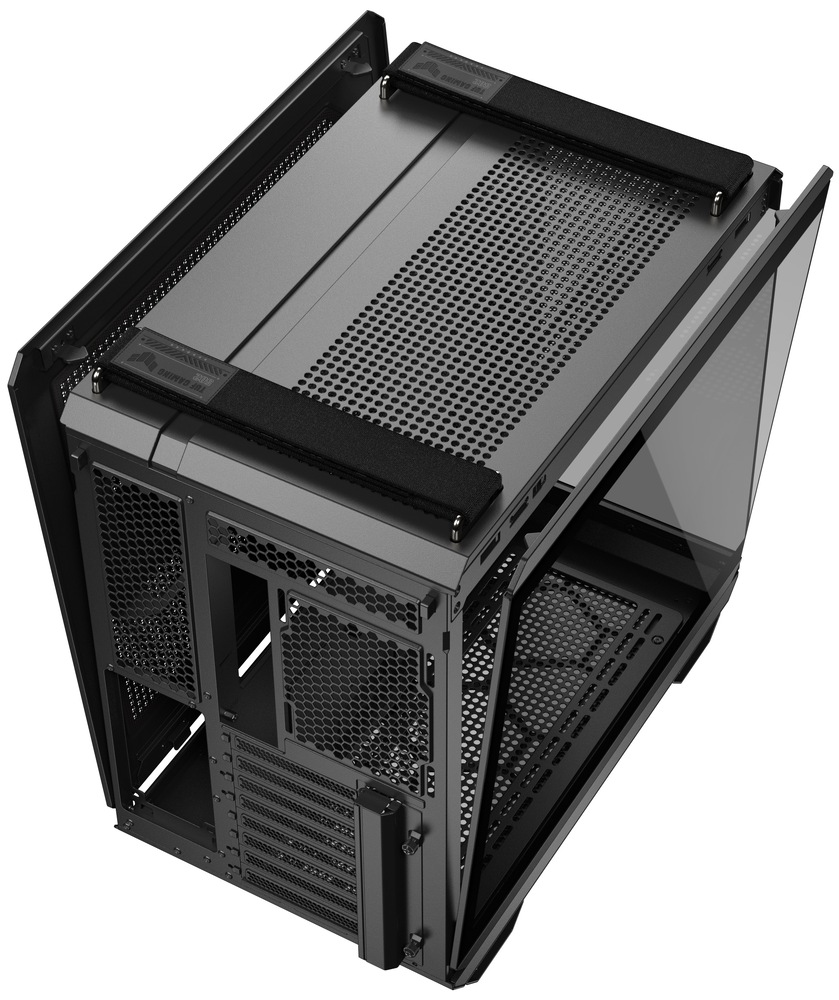 Case Asus TUF GAMING GT502 HORIZON čierna Na fotke je skriňa fotená zozadu zhora v „rozobranom“ pohľade: uprostred stojí samotné šasi a bočné panely sú odklopené. Hore je dobre vidieť perforované horné veko (pre odvod tepla), zároveň sú zložené/odklopené obe bočnice – jedna sklenená a druhá servisná – takže je naznačený ľahký prístup do oboch komôr skrine.