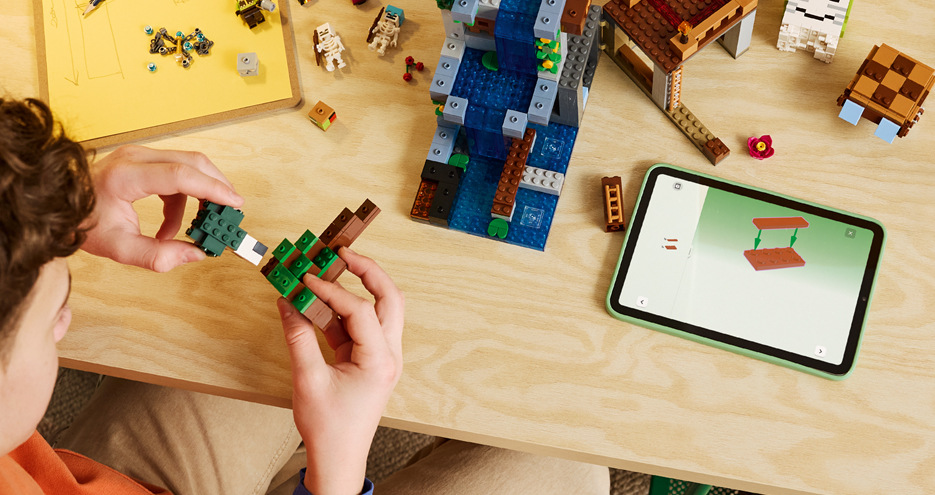 Stavebnica LEGO® Minecraft® 21597 Ďasí základna Jaskynná základňa s vodopádom vytvára pôsobivú kulisu na hranie i štýlovú dekoráciu inšpirovanú Minecraftom.