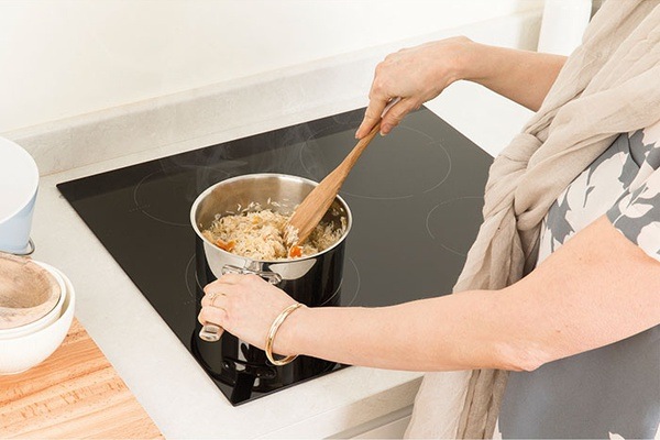 Sklokeramická varná doska Whirlpool AKT 8190/BA čierna Sklokeramická varná doska Whirlpool AKT 8190/BA čierna